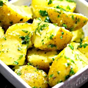 Simple Potatoes With Parsley and Garlic