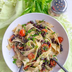 Parsley Black Beans & Tomatoes Pasta (Gluten-Free, Vegan)