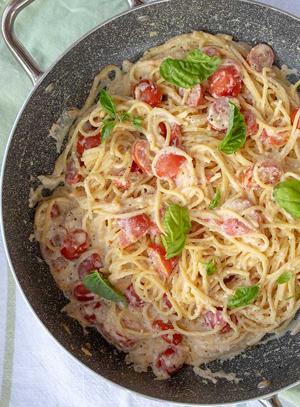 15 Minute Gluten-Free Pasta With Garlic Ricotta & Tomatoes