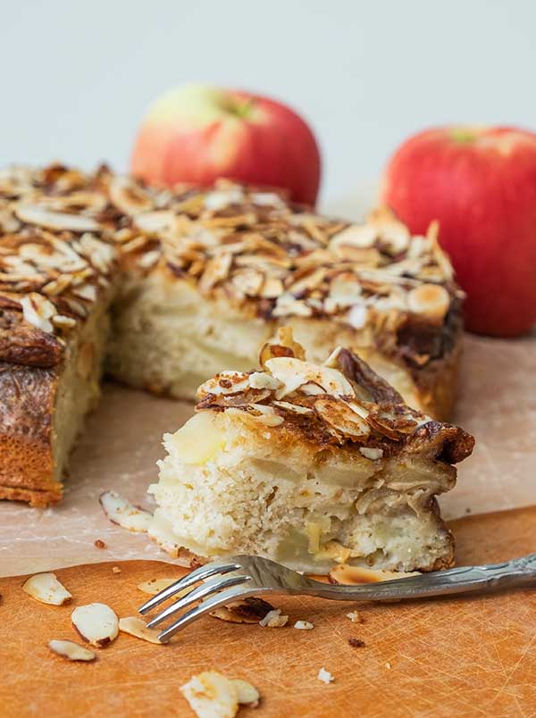 Gluten-Free Apple Sponge Cake With Almond Topping