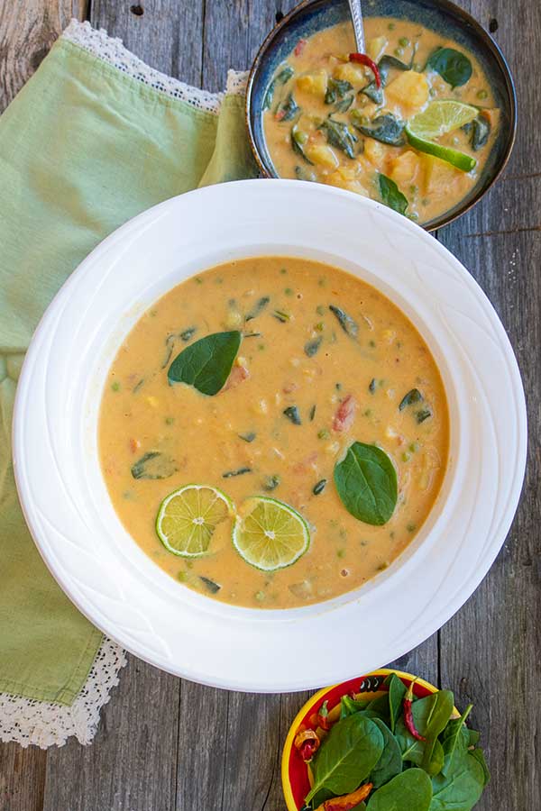 Vegan Potato and Spinach Curry Soup