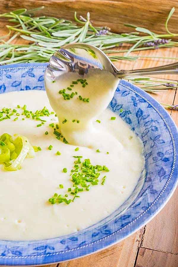 VEGAN Vegan Vichyssoise in a bowl topped with chives